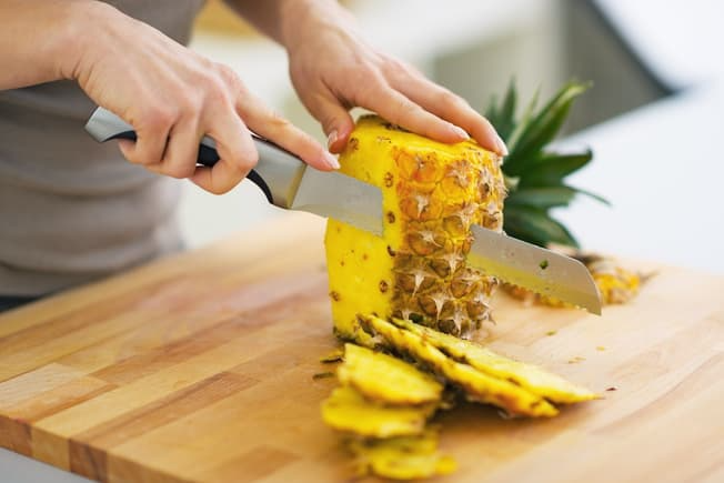How to Cut Fresh Pineapple วิธีการตัดสับปะรดสด